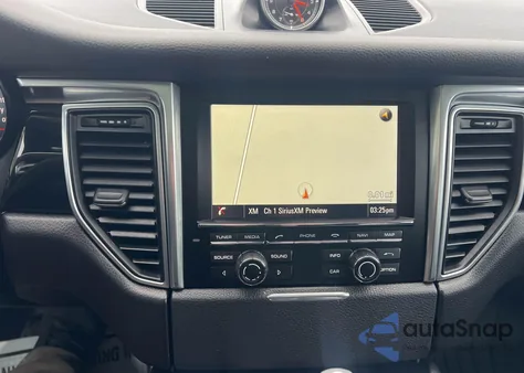 2015 Porsche Macan S z USA, uszkodzony, nr VIN WP1AB2A55FLB66671